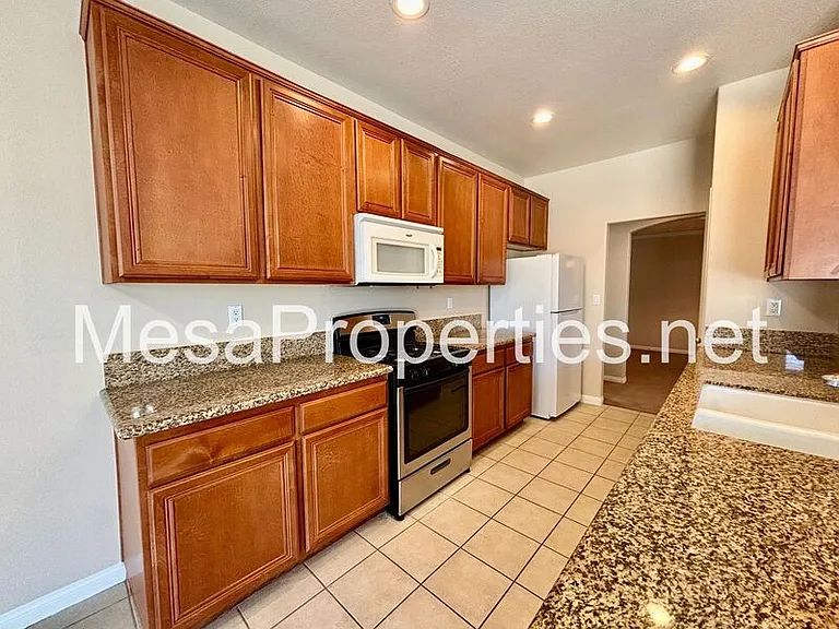 16000 Elkins St — Photo 8