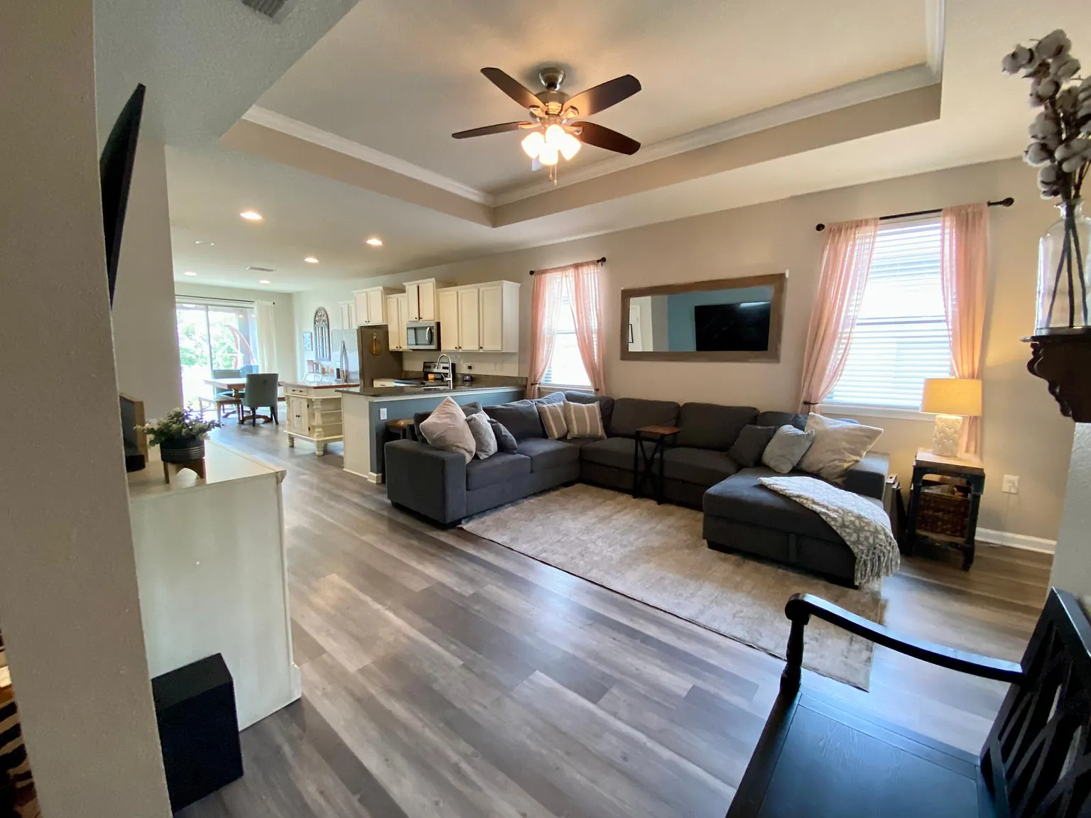 3 bed, 1554 sqft, $2,400 — Photo 4