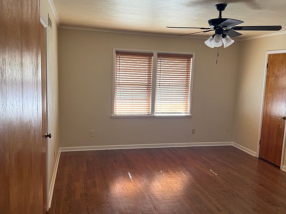 4th image of 5309 N Shartel Ave #5311