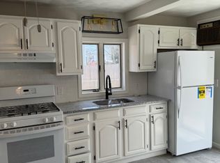 4 Shaws Ln #1, Bristol, RI 02809