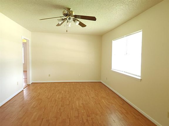 4th image of 28 14th St N
