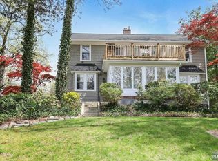 348 Evergreen Pl, Ridgewood, NJ 07450