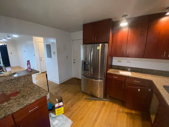 2526 W Fitch Ave, Chicago, IL 60645