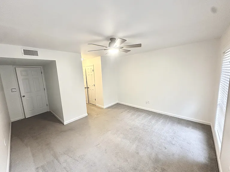 205 Lenox Way NE — Photo 6