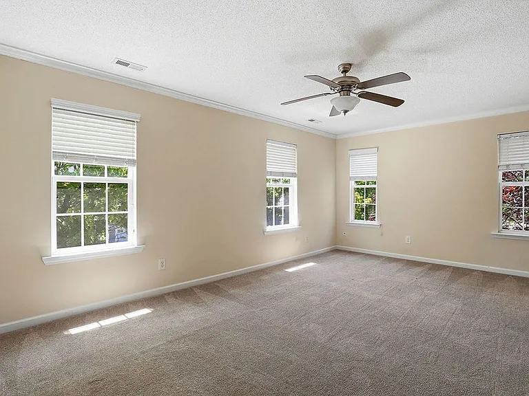 101 Fanwood Ct — Photo 16
