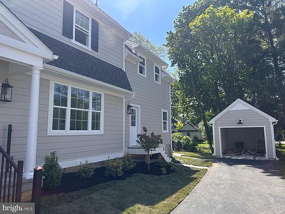 3rd image of 111 Saint Pauls Rd