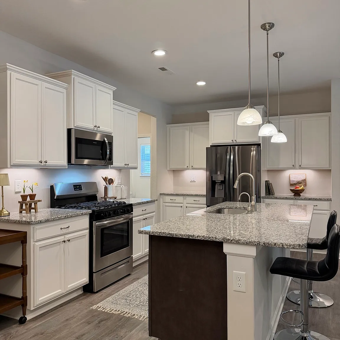 4 bed, 2542 sqft, $3,250 — Photo 4