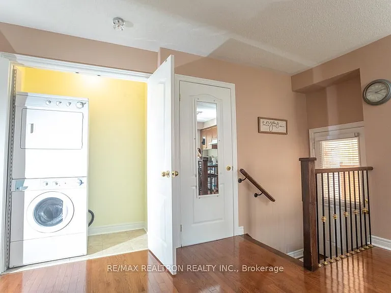 54 Chayna Cres — Photo 15
