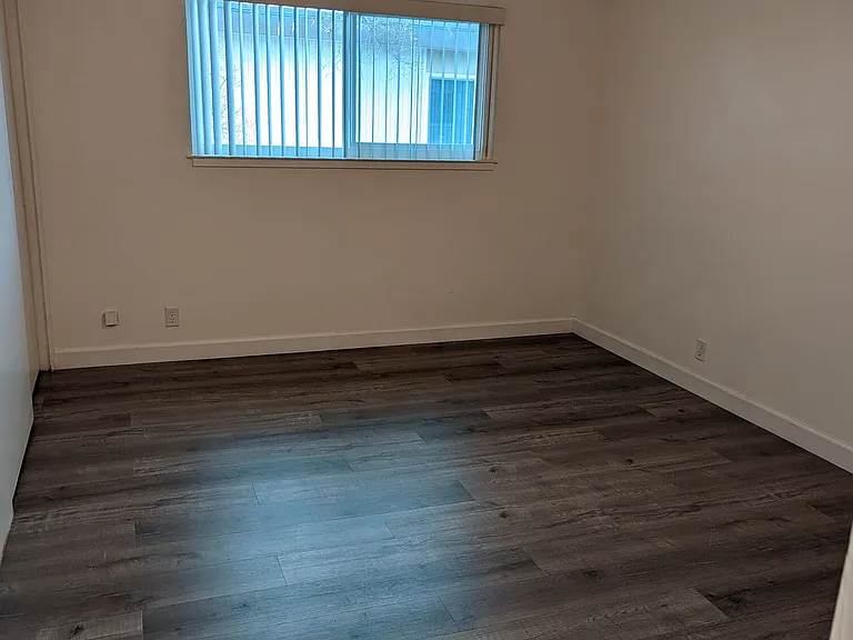 Markston Apartments — Photo 5