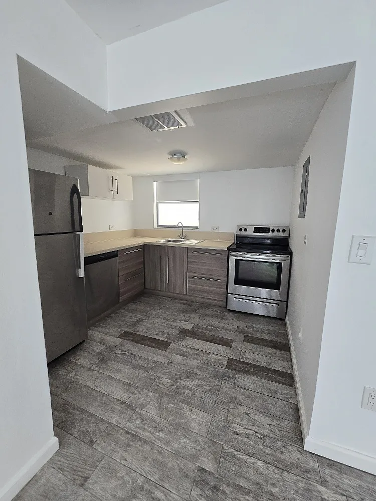 Building Photo - 609 Euclid Ave #6
