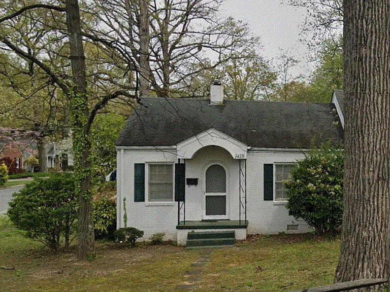 1418 Seminole Dr — Photo 1