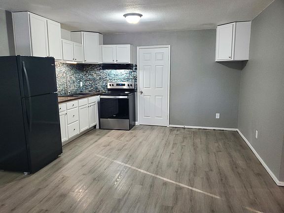 3rd image of 400 E 7th St Unit X