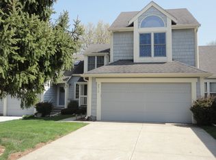 2513 Pine Cir, Urbandale, IA 50322