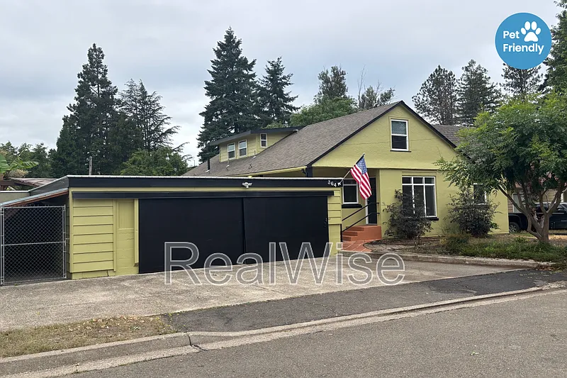 3 bed, 3.0 bath, 1900 sqft, $2,000 — Photo 1