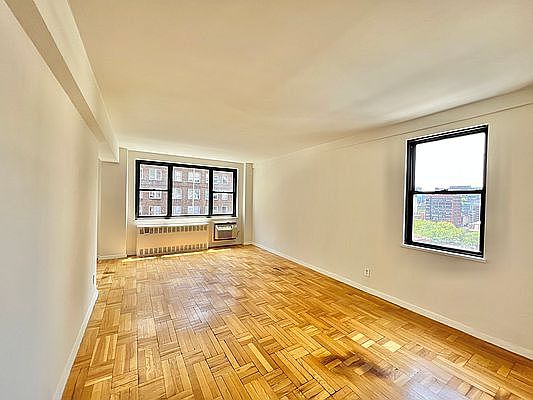 4th image of 250 E 39th St APT 12J