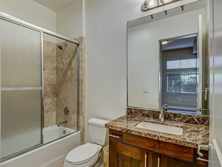 Axis 2300 Apartments — Photo 33
