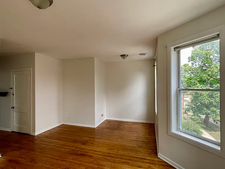 1408 Kenilworth Ave #3 — Photo 2