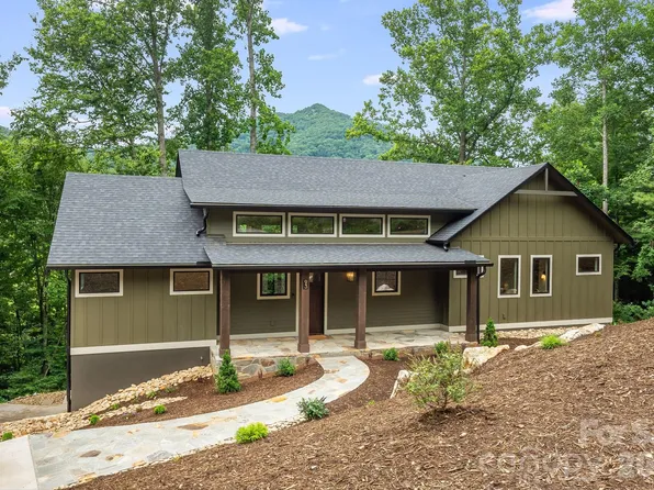 93 Village Pointe Ln, Asheville, NC 28803