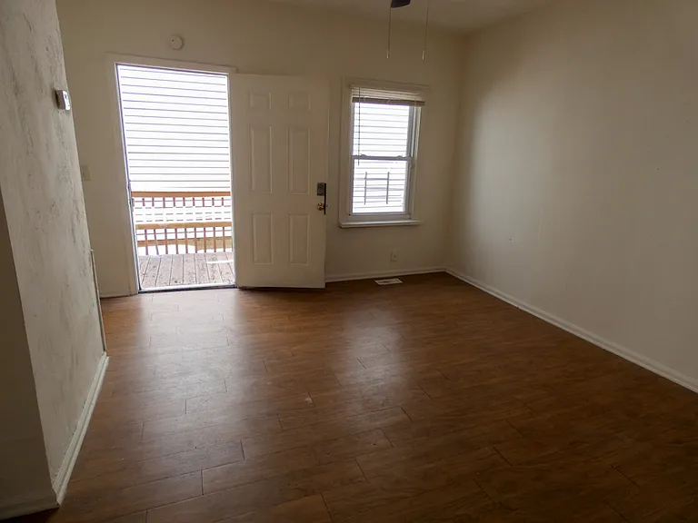 1405 W 42nd St — Photo 3