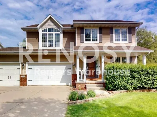 3523 Brook Run Dr, Des Moines, IA 50317