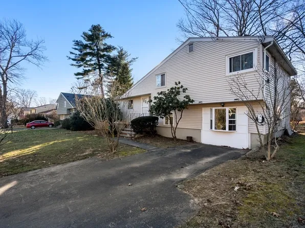 14 Woodward Rd, Framingham, MA 01701