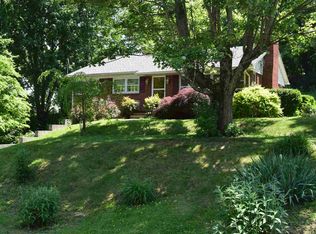 613 Fielding Pl, Staunton, VA 24401