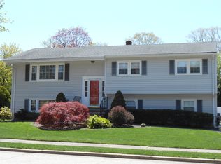 4 Meadow Ct, Midland Park, NJ 07432