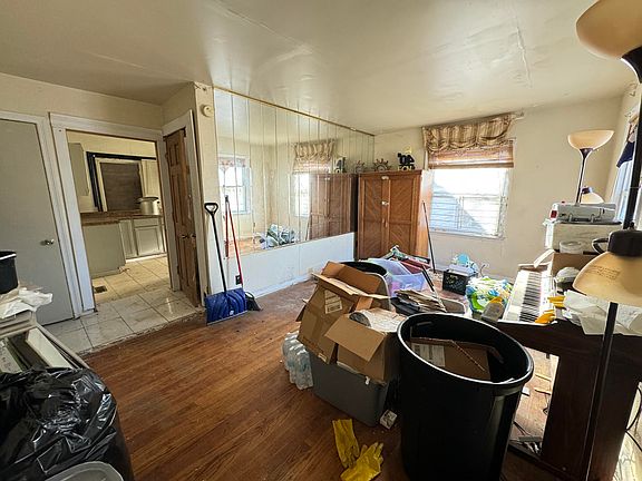 2nd image of 4393 Kentucky St