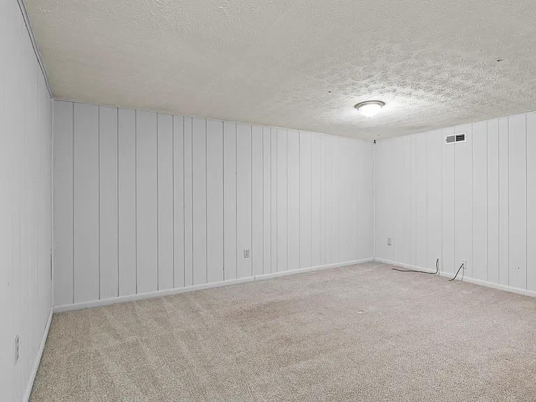 Wile - 1310-1316 Palmer House — Photo 12