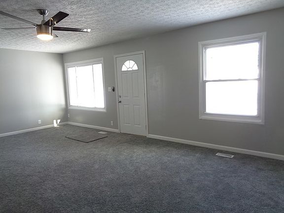 4th image of 496 Nassau Ave