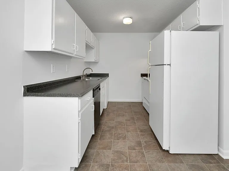 Breezeway — Photo 12