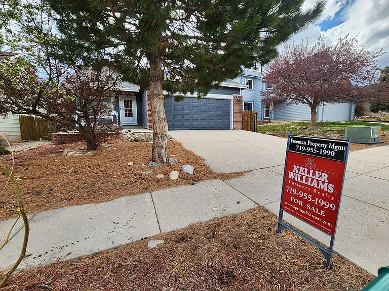 4650 Bittercreek Dr — Photo 1