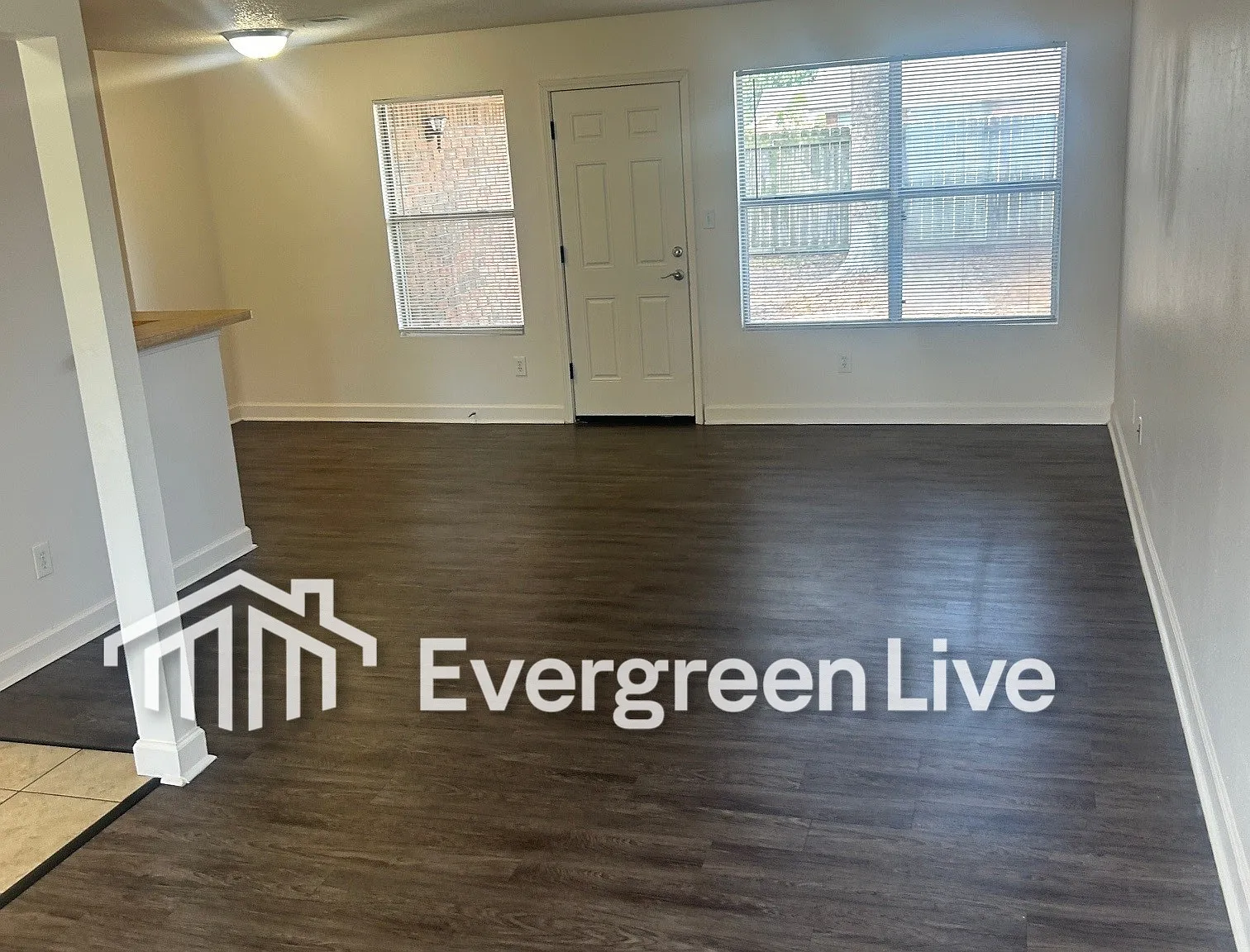 2 bed, 1.0 bath, 1476 sqft, $1,395 — Photo 2