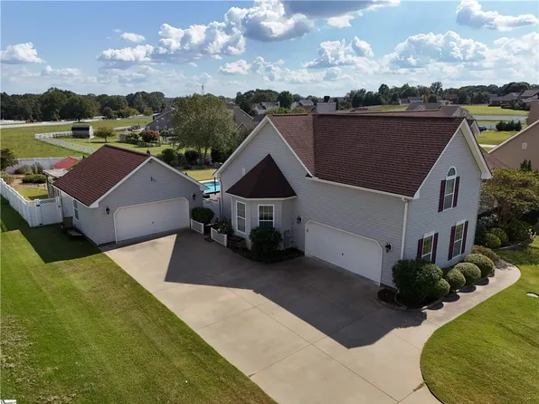 608 Saddlebred Dr, Pelzer, SC 29669