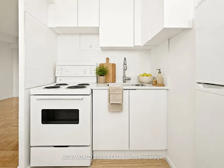 88 Bernard Ave #1002 — Photo 9