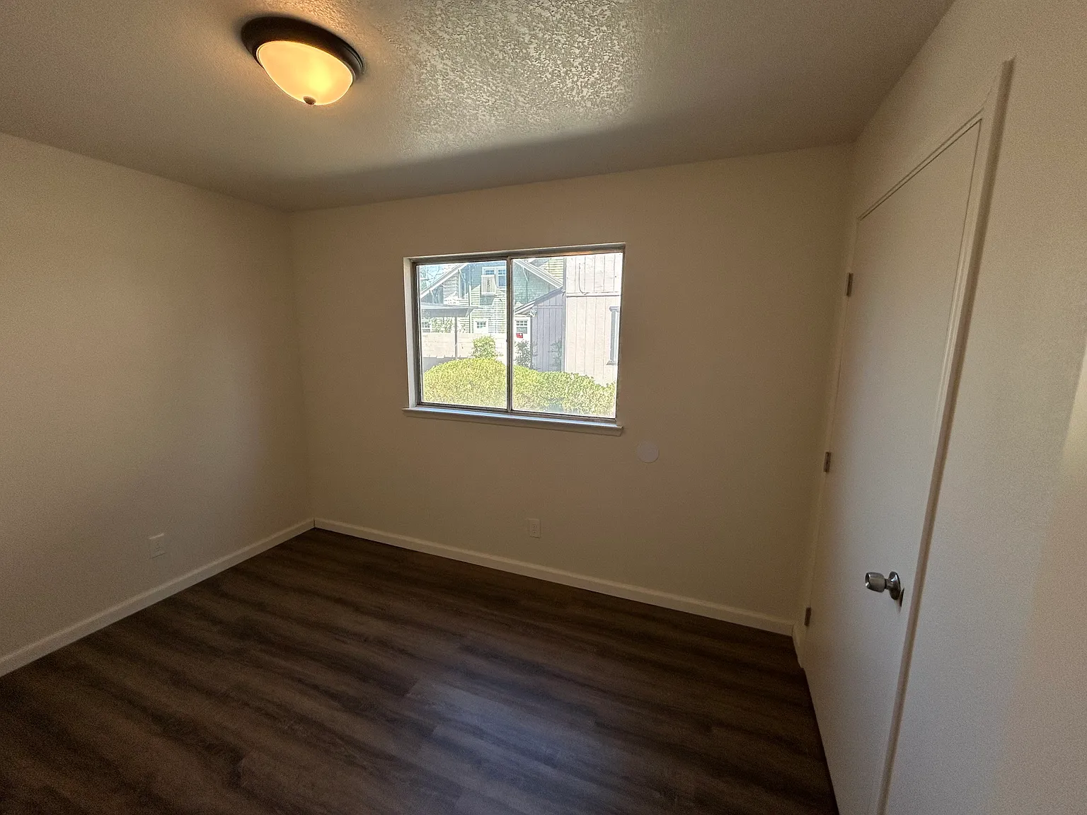 3 bed, 1.0 bath, 900 sqft, $1,495 — Photo 3