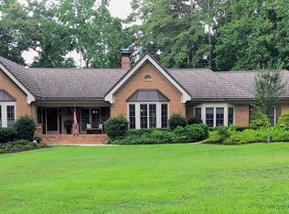 1600 Saint Tropez Way, Sandy Springs, GA 30350