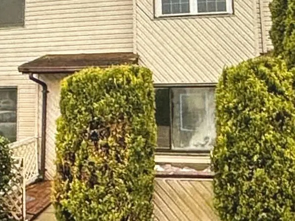 70 Selvin Loop #A, Staten Island, NY 10303