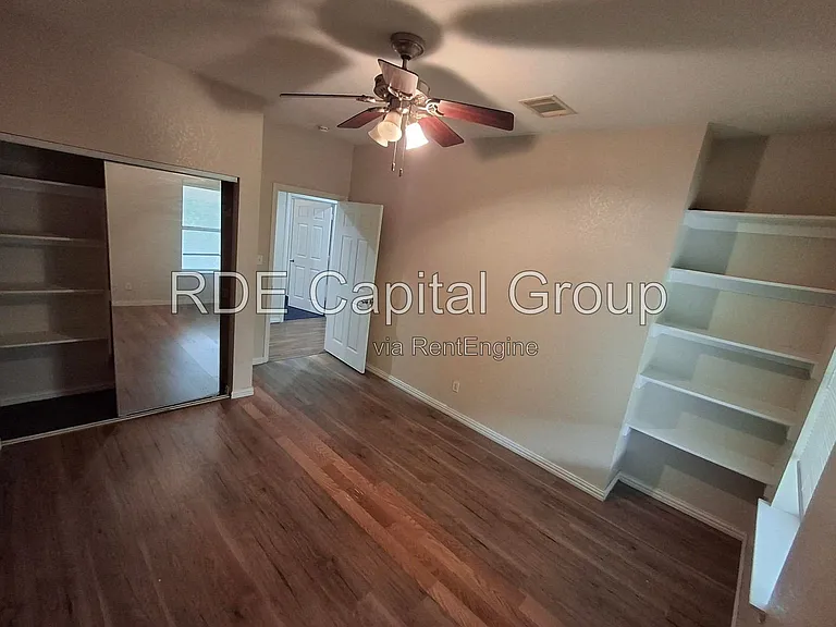 5203 Bexar St #2C — Photo 13