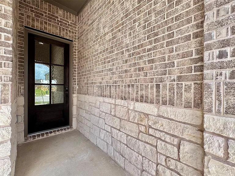 1937 Crooked Creek St — Photo 3