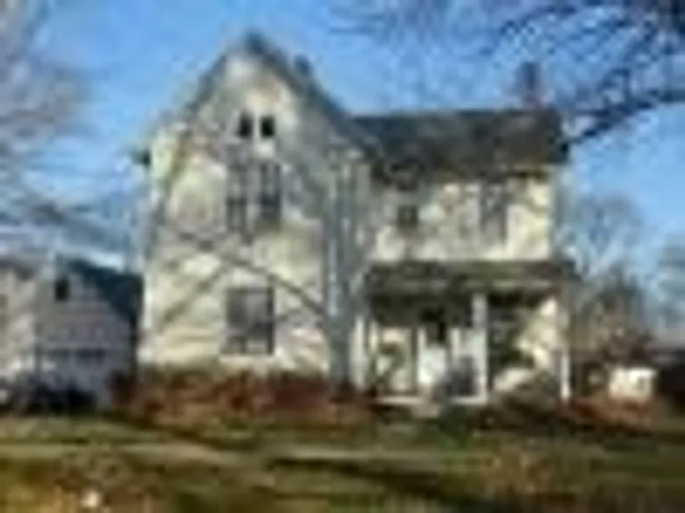 822 Roosevelt St — Photo 1