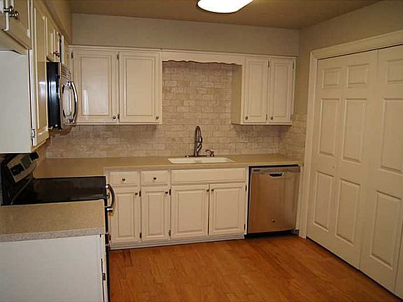 2nd image of 2704 W Ash St