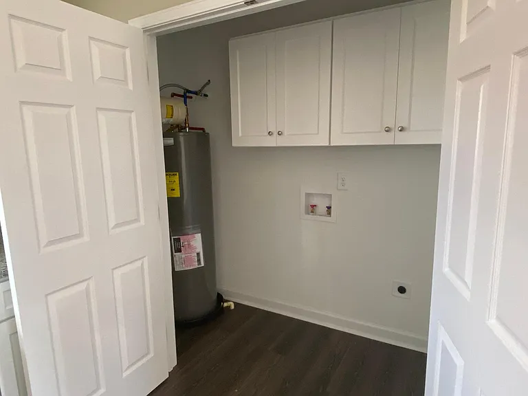 170 E Main St — Photo 2