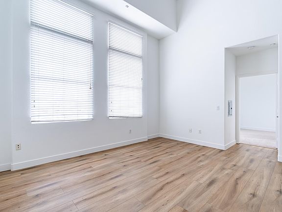 3rd image of 3957 30th St Unit 503