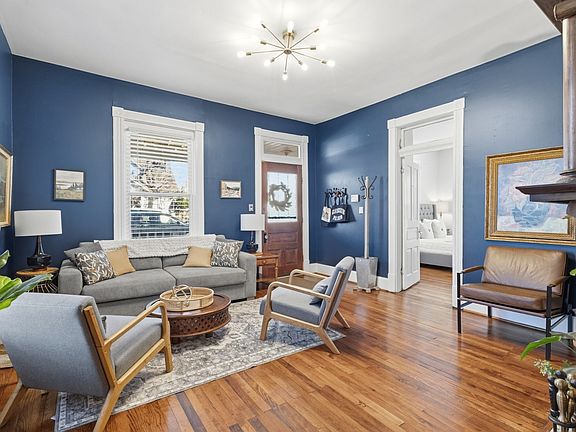 3rd image of 1207 Paris Ave