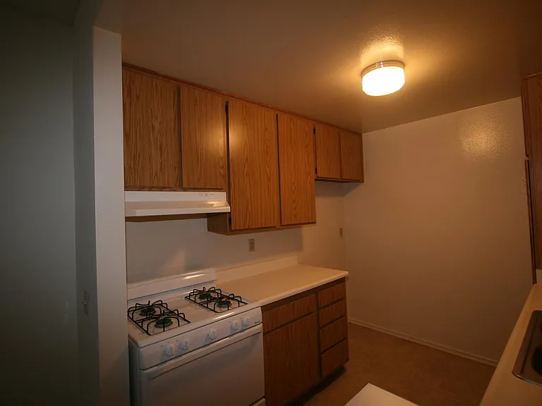 3637 Clarington Ave #113 — Photo 31