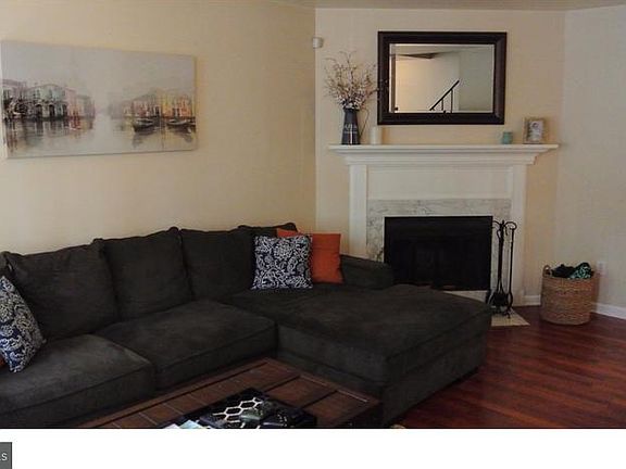 3rd image of 719 Garrison Ct #719
