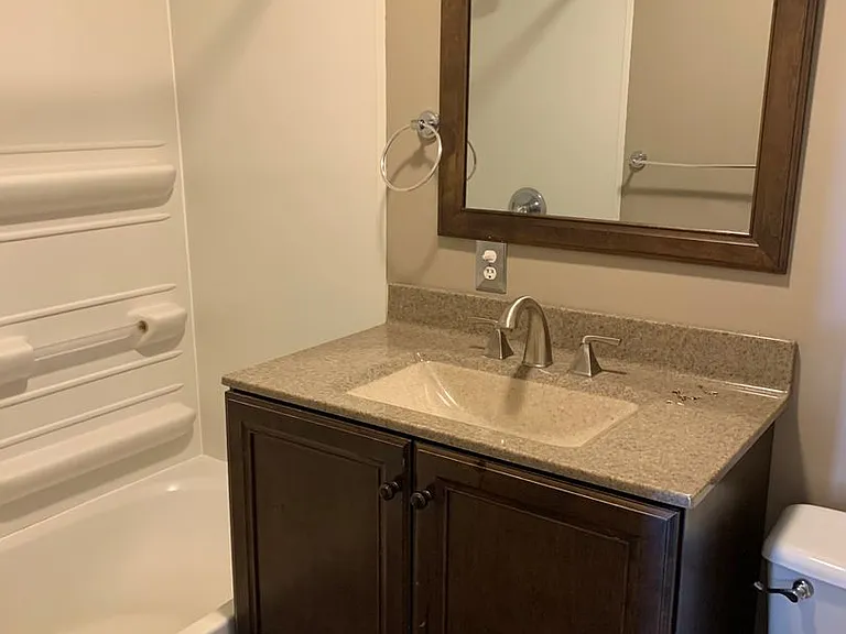 2543 W Water St — Photo 6