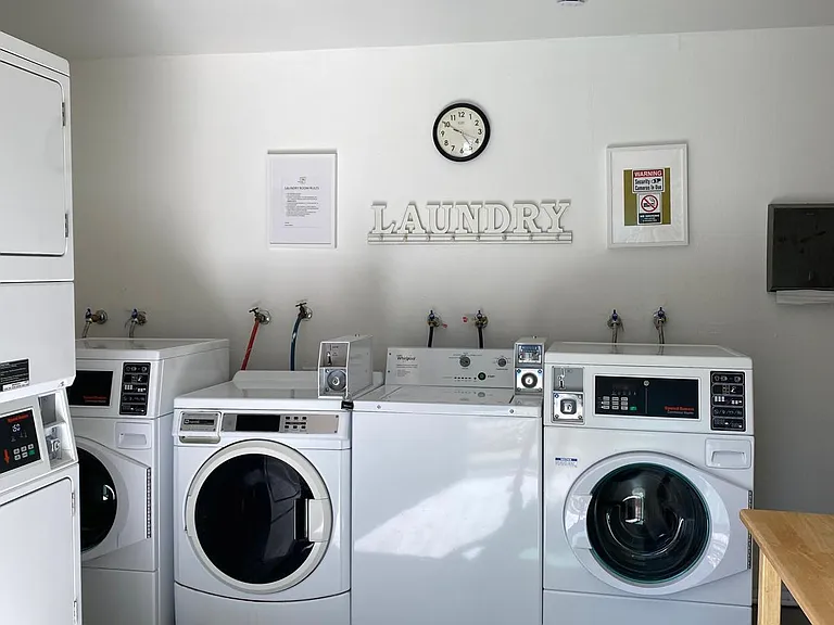 Gregory Lane Apartments — Photo 8