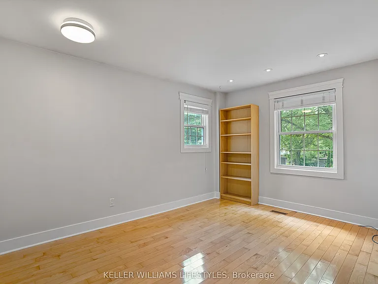 1713 Phillbrook Cres — Photo 39